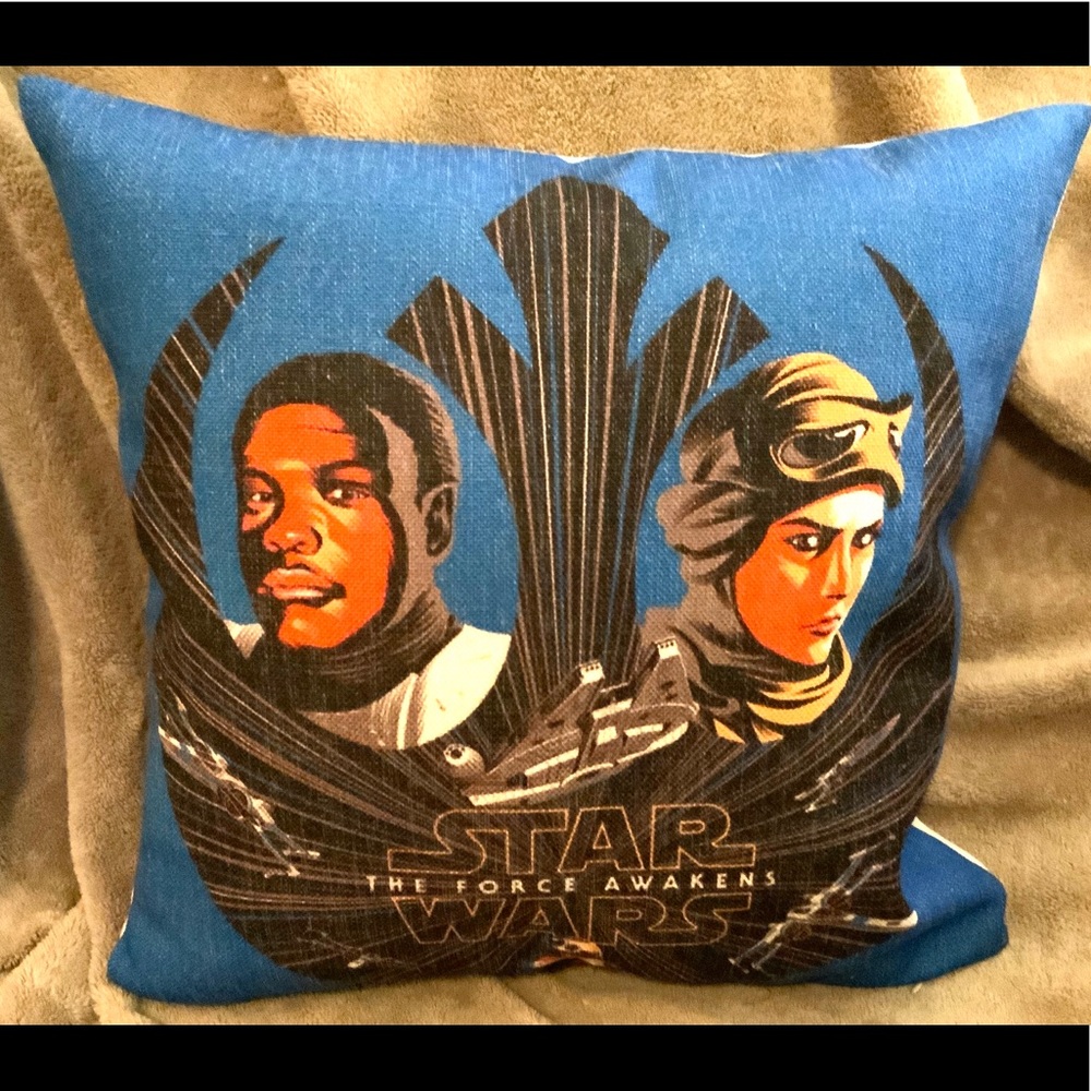 Star Wars Fin and Rey Decorative Pillow Cover